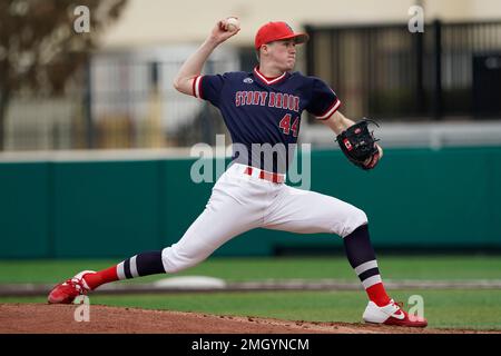 Stony Brook s Sam Turcotte 44 pitches against Texas State during