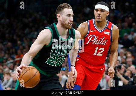 Charlotte Hornets forward Gordon Hayward (20) brings the ball up court  against the Washington Wizards during the first half of an NBA basketball  game in Charlotte, N.C., Wednesday, Nov. 17, 2021. (AP