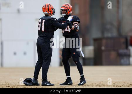 Cincinnati Bengals defensive end Sam Hubbard (94) performs a drill during  the NFL football team's training camp, Thursday, July 27, 2023, in  Cincinnati. (AP Photo/Jeff Dean Stock Photo - Alamy