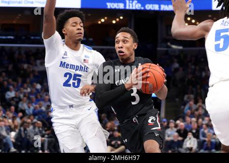 Memphis Jayden Hardaway (25) defends in the first half of an NCAA ...