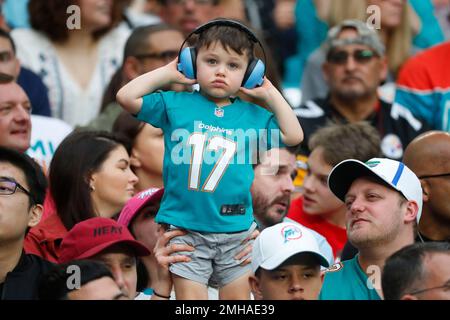 Minnesota Vikings fans hold signs in the stands before an preseason NFL  football game against the Cincinnati Bengals, Friday, Aug. 12, 2016, in  Cincinnati. (AP Photo/Gary Landers Stock Photo - Alamy