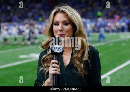 Fox Sports NFL sideline reporter Jen Hale prepares to go on the