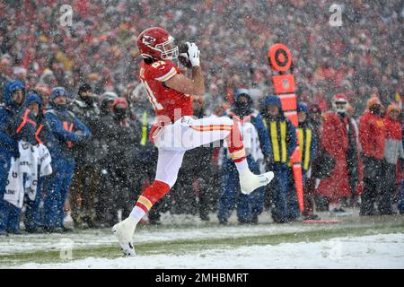 Kansas City Chiefs tight end Blake Bell (81) makes a catch during the  second half of an NFL football game against the Denver Broncos in Kansas  City, Mo., Sunday, Dec. 15, 2019.