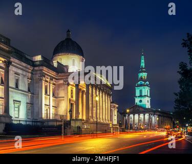 2000 HISTORICAL NATIONAL GALLERY (©WILLIAM WILKINS 1838) SAINT MARTIN-IN-THE-FIELDS CHURCH TRAFALGAR SQUARE LONDON ENGLAND UK Stock Photo