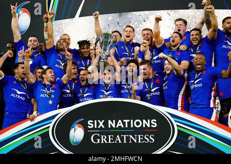 File photo dated 19-03-2022 of France celebrating winning the Six Nations. If rugby union's world rankings provide an accurate form guide, then this season's Six Nations is a two-horse race between Ireland and France. They dominated the tournament last year, with France winning a first Grand Slam since 2010, and their Dublin showdown in round two on February 11 appears title-defining. Issue date: Friday January 27, 2023. Stock Photo