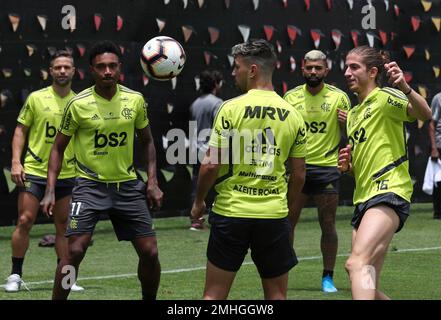 Flamengo descarta negociação com Manchester United por Gabriel Barbosa