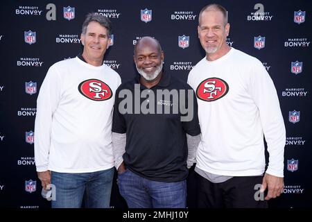 IMAGE DISTRIBUTED FOR MARRIOTT BONVOY - Members of Marriott Bonvoy bid  their points to participate in the exclusive moments masterclass led by NFL  Hall of Fame running back Emmitt Smith and former