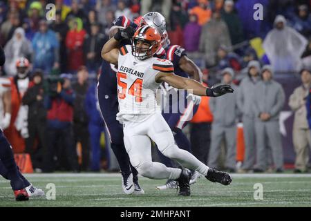 Cleveland Browns defensive end Olivier Vernon (54) rushes in against the  Indianapolis Colts during an NFL preseason football game in Indianapolis,  Saturday, Aug. 17, 2019. The Browns won the game 21-18. (Jeff