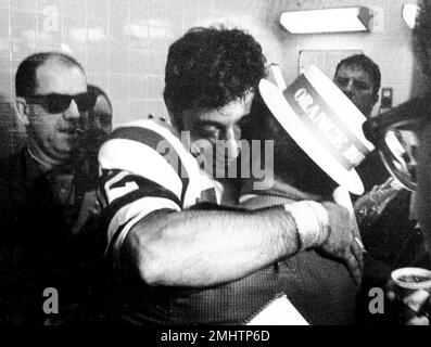 New York Jets quarterback Joe Namath (12) drops back to pass in Super Bowl  III, Jan. 12, 1969 in Miami, Fl. (AP Photo Stock Photo - Alamy