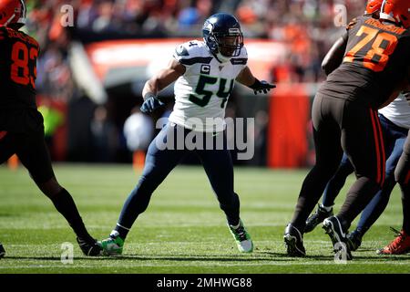 Santa Clara, United States. 12th Nov, 2019. San Francisco 49ers running  back Tevin Coleman (26) is tackled by Seattle Seahawks middle linebacker Bobby  Wagner (54) with an assist by a jersey pull