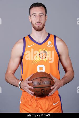 Phoenix Suns' Kelly Oubre Jr. poses for a photograph during media day at  the NBA basketball team's practice facility, Monday, Sept. 30, 2019, in  Phoenix. (AP Photo/Matt York Stock Photo - Alamy