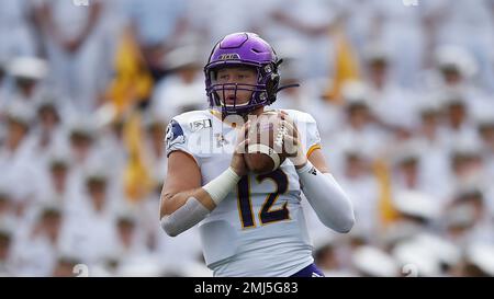 East Carolina quarterback Holton Ahlers throws a pass during the first ...