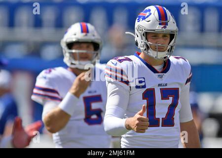 East Rutherford, United States. 15th Sep, 2019. Buffalo Bills quarterback  Josh Allen scrambles out of the pocket in the 4th quarter against the New  York Giants in week 2 of the NFL