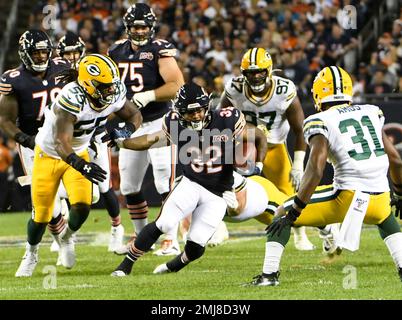 December 18, 2022: Chicago Bears #32 David Montgomery runs in for a  touchdown during a game against the Philadelphia Eagles in Chicago, IL.  Mike Wulf/CSM/Sipa USA(Credit Image: © Mike Wulf/Cal Sport Media/Sipa