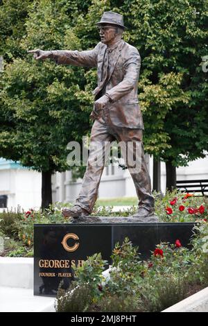 Bears unveil statues honoring Walter Payton and George Halas outside  Soldier Field 