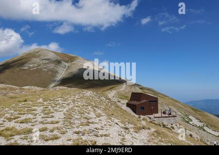 The Tito Zilioli refuge is located in the strategic position of the Sella delle Ciaule, from this point three important paths wind their way leading t Stock Photo