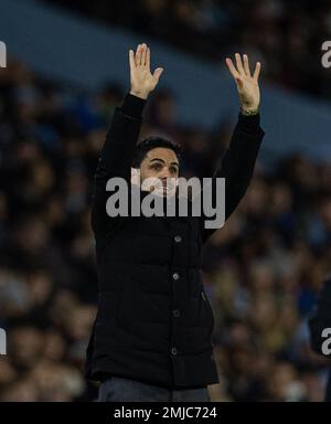 Manchester, UK. 28th Jan, 2023. Arsenal's manager Mikel Arteta gestures during the FA Cup fourth round match between Manchester City and Arsenal in Manchester, Britain, Jan. 27, 2023. Credit: Xinhua/Alamy Live News Stock Photo