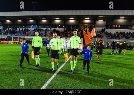 Deinze, Belgium. 27th Jan 2023. Referees entering the pitch pictured before a soccer game between KMSK Deinze and Club Brugge NXT youth team during the 20 th matchday in the Challenger Pro League for the 2022-2023 season ,  on  Saturday 27 January 2023  in Deinze , Belgium . PHOTO SPORTPIX | Stijn Audooren Credit: David Catry/Alamy Live News Stock Photo