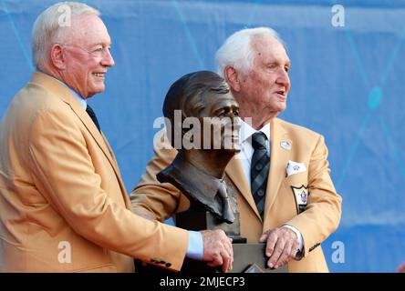 Milwaukee native Gil Brandt inducted to Pro Football Hall of Fame