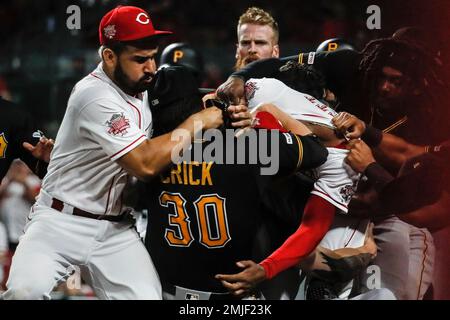 Eugenio Suárez ejected from Cincinnati Reds-Miami Marlins game