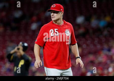 Wandy Peralta Cincinnati Reds Men's Red Backer T-Shirt 