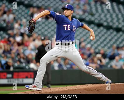 Texas Rangers' Cliff Lee (33) during a baseball game against the Los  Angeles Angels Thursday, Sept. 30, 2010, in Arlington, Texas. (AP  Photo/Tony Gutierrez Stock Photo - Alamy