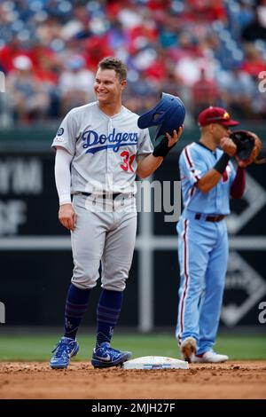 Los Angeles, CA, USA. 18th Nov, 2017. Los Angeles Dodgers Joc Pederson  leads the team on to the field before the NCAA Football game between the  USC Trojans and the UCLA Bruins