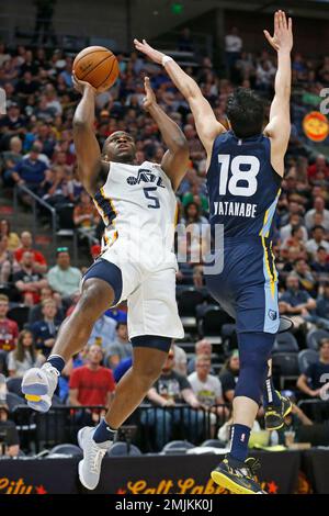 Memphis Grizzlies' Yuta Watanabe (18) shoots against the Utah Jazz during  the first half of an NBA summer league game Monday, July 1, 2019, in Salt  Lake City. (AP Photo/Rick Bowmer Stock Photo - Alamy