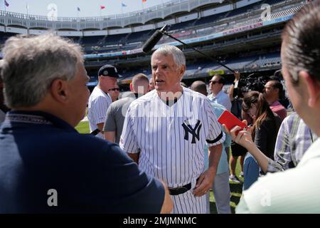 Former New York Yankees outfielder Lou Piniella with Joe Girardi and Tino  Martinez during Old Timers Day at Yankee Stadium on June 26, 2011 in Bronx,  NY. (AP Photo/Tomasso DeRosa Stock Photo 