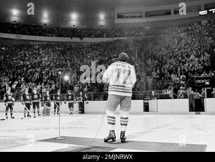 January 9 in New York Rangers history: Farewell to Phil Esposito
