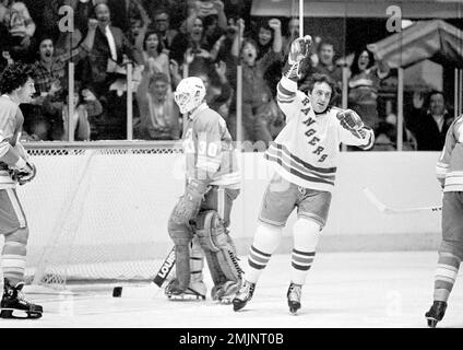 January 9 in New York Rangers history: Farewell to Phil Esposito