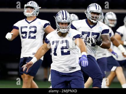 The Minnesota Vikings walk up to the line of scrimmage during an NFL  football game against the Dallas Cowboys in Arlington, Texas, Sunday, Nov.  10, 2019. (AP Photo/Michael Ainsworth Stock Photo - Alamy