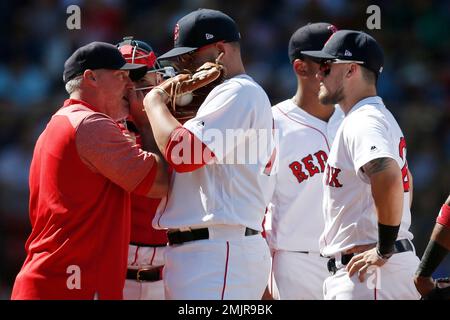 Boston Red Sox's Jon Lester pitches against the Tampa Bay Rays in the first  inning of a baseball game, Sunday, May 4, 2008, in Boston. (AP  Photo/Michael Dwyer Stock Photo - Alamy