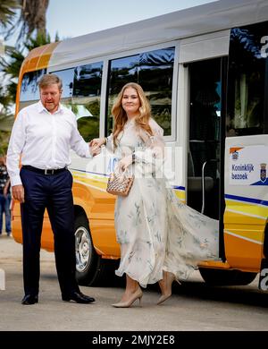 BONAIRE - King Willem-Alexander and Princess Amalia during the first day of their visit to Bonaire. The Crown Princess has a two-week introduction to the countries of Aruba, Curacao and Sint Maarten and the islands that form the Caribbean Netherlands: Bonaire, Sint Eustatius and Saba. ANP REMKO DE WAAL netherlands out - belgium out Stock Photo
