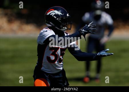 August 31, 2017: Denver Broncos defensive back Dymonte Thomas (35) with a  ball carry during the second quarter of an NFL preseason matchup between  the Arizona Cardinals and the Denver Broncos at