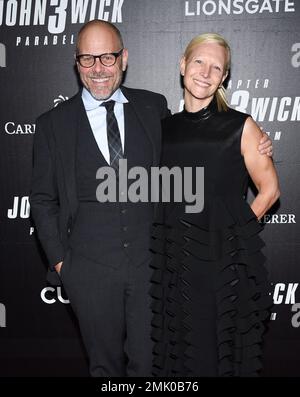 Celebrity chef Alton Brown, and wife Elizabeth Ingram attend the world ...