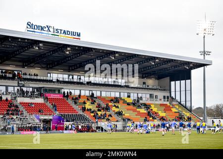 London, UK. 28th Jan, 2023. The teams warm up before the Gallagher Premiership Rugby match between Saracens and Bristol Rugby at the StoneX Stadium, London, England on 28 January 2023. Photo by Phil Hutchinson. Editorial use only, license required for commercial use. No use in betting, games or a single club/league/player publications. Credit: UK Sports Pics Ltd/Alamy Live News Stock Photo