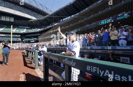 Former Seattle Mariners player Ichiro Suzuki smiles during batting practice  before a baseball game against the Cleveland Guardians Saturday, April 1,  2023, in Seattle. (AP Photo/Lindsey Wasson Stock Photo - Alamy