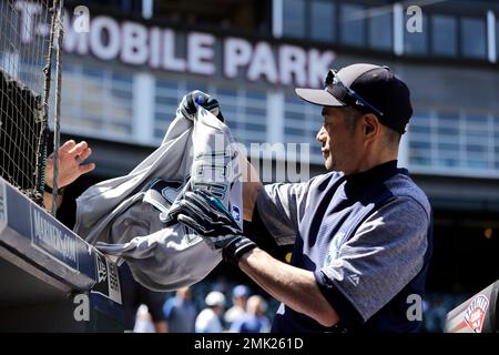 Former Seattle Mariners player Ichiro Suzuki smiles during batting practice  before a baseball game against the Cleveland Guardians Saturday, April 1,  2023, in Seattle. (AP Photo/Lindsey Wasson Stock Photo - Alamy