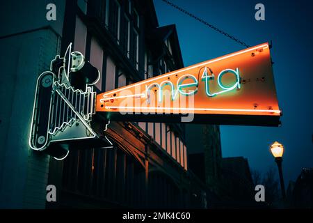 META vintage neon sign at night, Louisville, Kentucky Stock Photo - Alamy