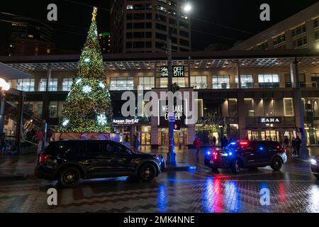 Seattle, USA. 29th Dec, 2022. Early in the evening Police responding to the Westlake Center for a shoplifitng call. Stock Photo