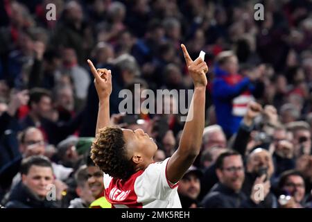 Squawka Live on X: David Neres' goal in the first minute on injury time  crowned Ajax KNVB Cup champions after a 2-1 win against Vitesse. 🏆   / X