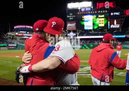 MLB Home Run Derby 2018: Bryce Harper, muscular dad Ron (his pitcher) team  for 19 homers in final round 