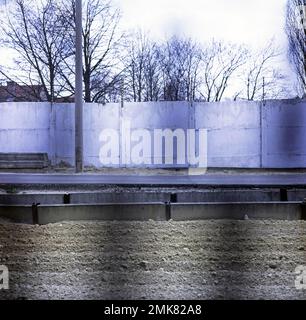 Berlin Wall, Berlin-Zehlendorf border with the GDR, late 1970s, Neuruppiner Strasse, West Berlin, Federal Republic of Germany Stock Photo