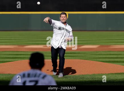 Former Seattle Mariners designated hitter Edgar Martinez watches batting  practice before a baseball game against the Minnesota Twins, Tuesday, July  18, 2023, in Seattle. (AP Photo/Lindsey Wasson Stock Photo - Alamy