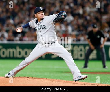 Felix Hernandez's son threw a Father's Day first pitch in a full Mariners  uniform