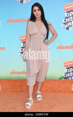 Lia Shelesh arrives at the Nickelodeon Kids' Choice Awards on Saturday