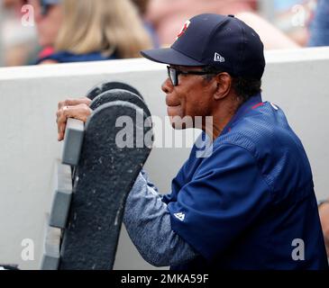 Hall of Fame member and former Minnesota Twins baseball player Rod Carew  holds his wife Rhoda's hand as speaks to fans about his recent heart attack  during TwinsFest, Saturday, Jan. 30, 2016