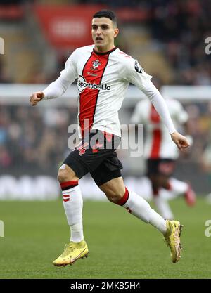 Southampton, UK. 28th Jan, 2023. Mohamed Elyounoussi of Southampton during the The FA Cup match at St Mary's Stadium, Southampton. Picture credit should read: Paul Terry/Sportimage Credit: Sportimage/Alamy Live News Stock Photo