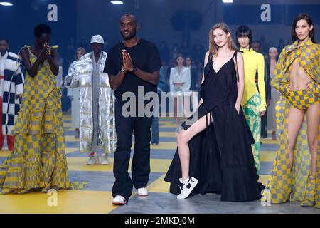 PARIS, FRANCE - SEPTEMBER 27: Fashion designer Virgil Abloh and models walk  the runway during the Off-White show as part of Paris Fashion Week Stock  Photo - Alamy